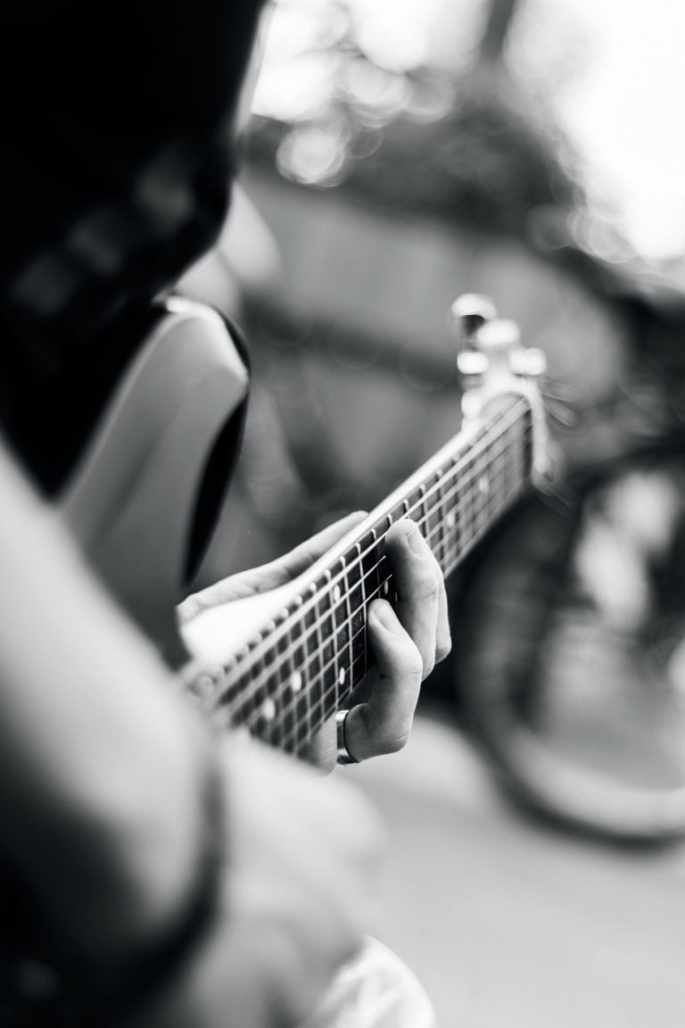 École de Guitare de Lyon - Cours gratuits et comparatifs d'instruments de musique