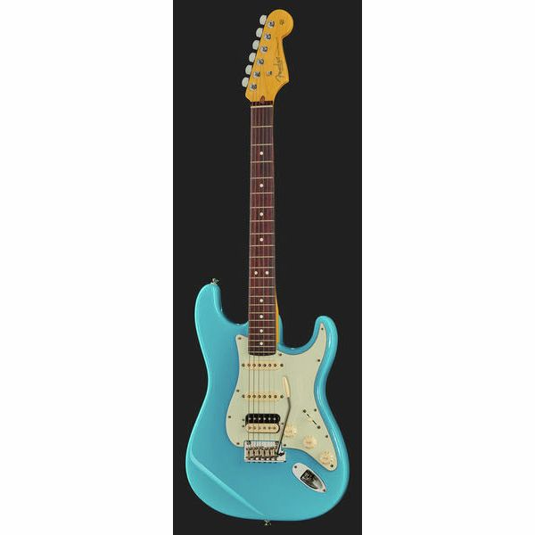 La guitare électrique Fender AM Pro II Strat HSS MBL Avis & Test