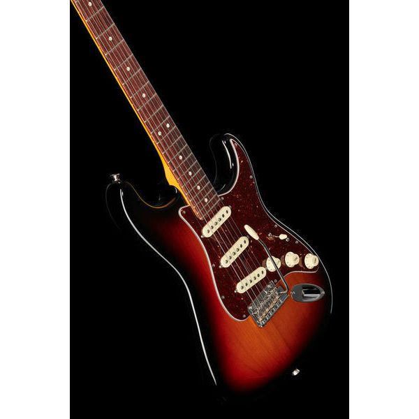 Fender AM Pro II Strat 3TSB (Guitare électrique) - Test, Avis et Comparatif