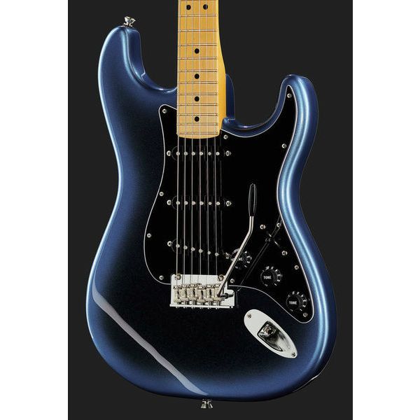 La guitare électrique Fender AM Pro II Strat MN DK NIT Avis et Test