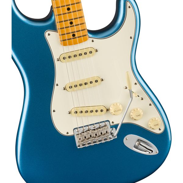 Guitare électrique Fender AV II 73 STRAT MN LPB , Test, Avis & Comparatif