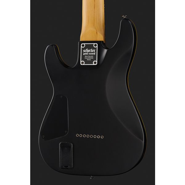 La guitare électrique Schecter Demon-8 Aged Black Satin - Avis et Test