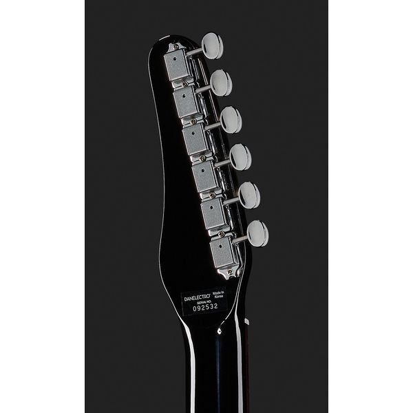 La guitare électrique Danelectro 56 Baritone Black : Avis & Test