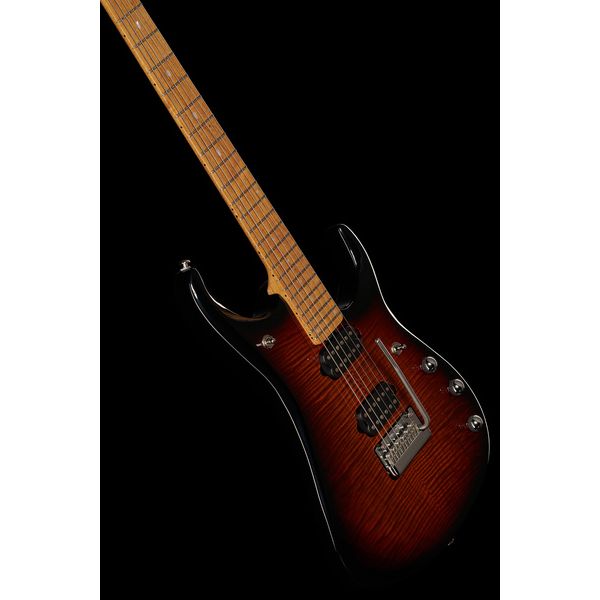 La guitare électrique Music Man Petrucci JP15 Tiger Eye FT - Test, Avis