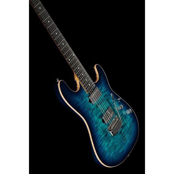 Music Man Sabre Deep Blue Burst (Guitare électrique) / Avis, Test