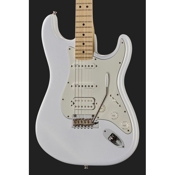 Fender Juanes Strat MN HSS LW (Guitare électrique) Test, Avis et Comparatif