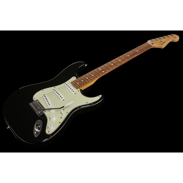 La guitare électrique Fender LTD Player Strat BK Test, Avis