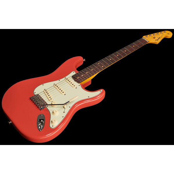 Fender AV II 61 STRAT RW FRD (Guitare électrique) , Avis & Test