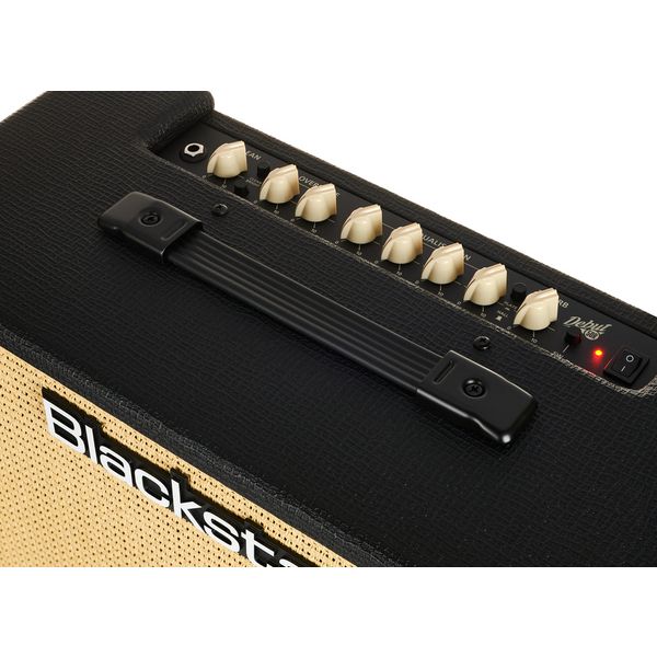 Avis sur Blackstar Debut 50R Black - Test combo guitare