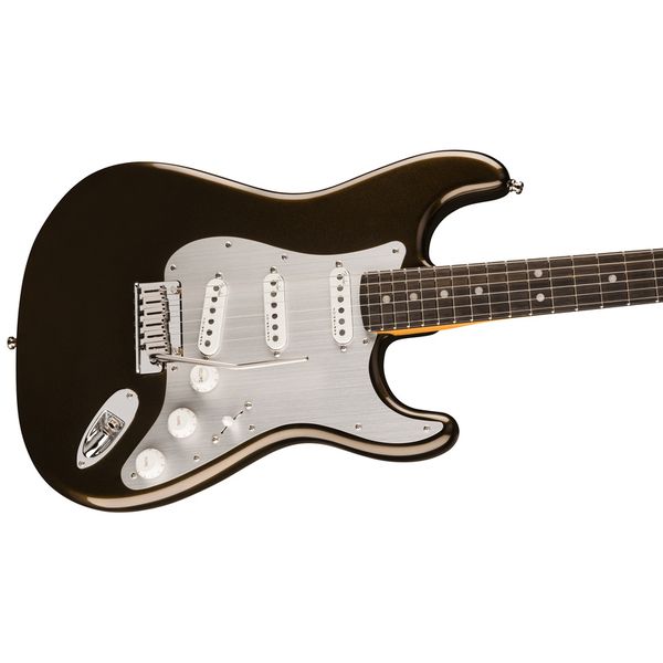 Avis guitare électrique Fender Am Ultra II Strat EB TXT