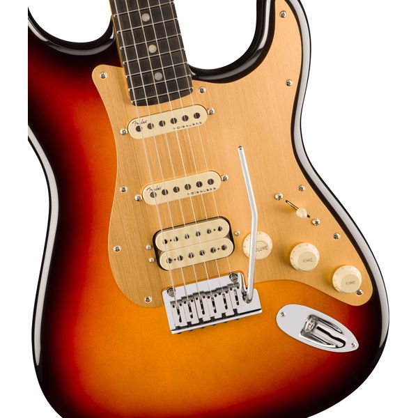 Avis sur Fender Am Ultra II Strat HSS EB UBST - Test guitare électrique