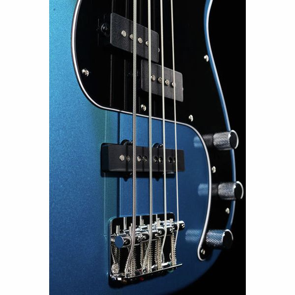 Avis basse électrique Squier Affinity P Bass PJ LPB