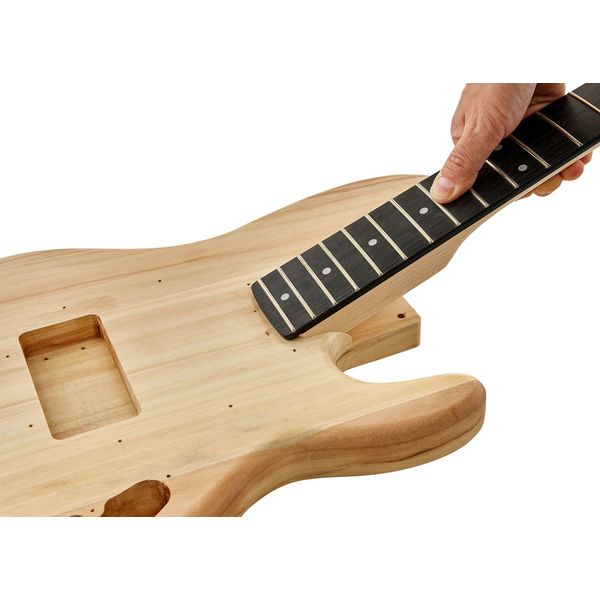 Avis basse électrique Harley Benton Bass Guitar Kit MB-Style