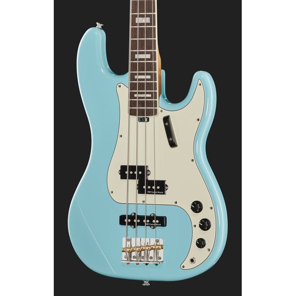 La basse électrique Harley Benton MV-4PJ Daphne Blue Set : Notre avis