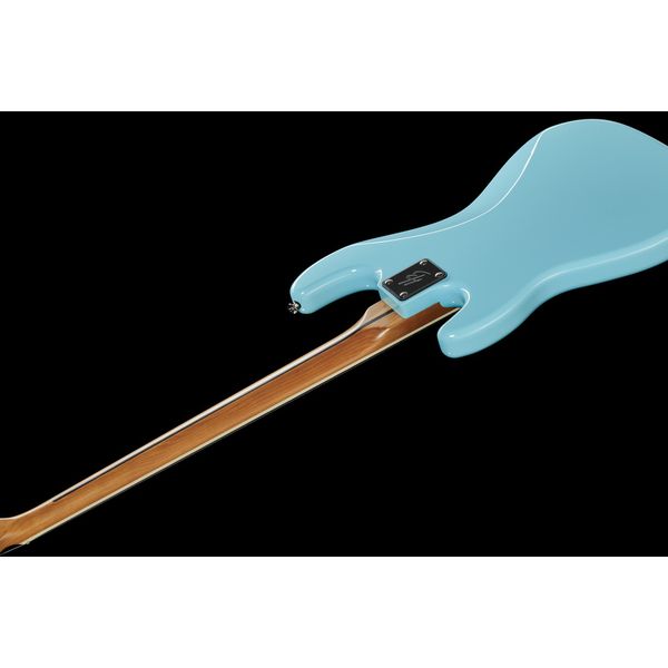 La basse électrique Harley Benton MV-4PJ Daphne Blue Set : Notre avis