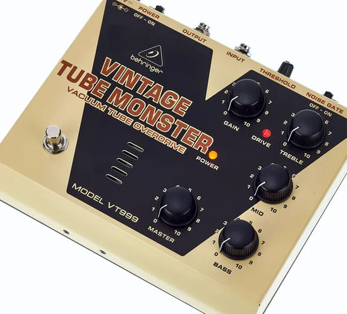 Behringer VT999