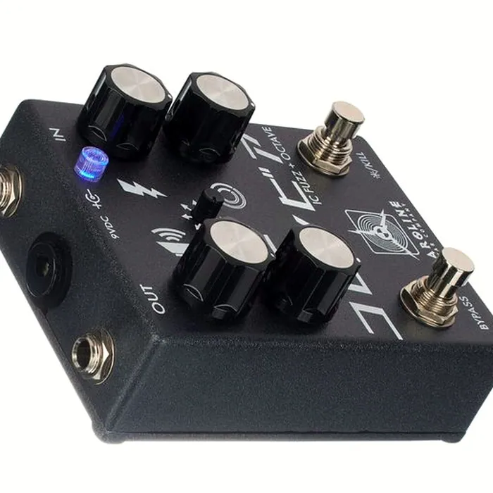 Caroline Guitar Company Shigeharu IC Fuzz + Octave – photo 12
