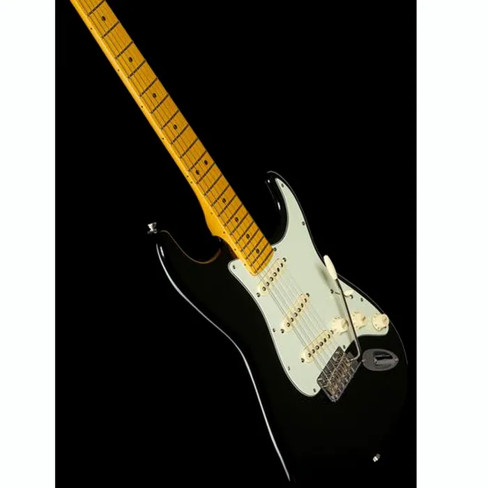 Fender AM Pro II Strat MN BLK – photo 12